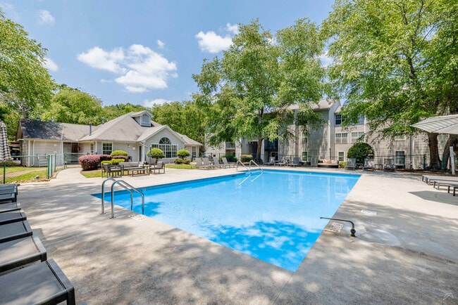 Georgetown Luxury Townhomes and Apartments