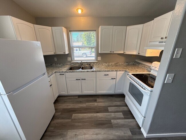 Photo - 1265 Poplar St