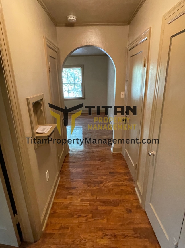 Photo - Charming Downtown Apartment Unit 408 W Sevier St. Apt 2