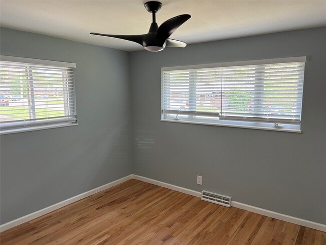 Photo - 2415 Chesstal St