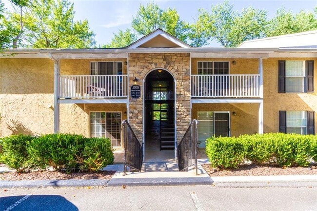 Building Photo - 2955 Seven Pines Ln Unit 101 Rental