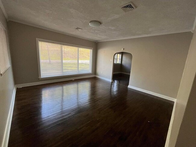 Photo - 6075 Lee Hwy