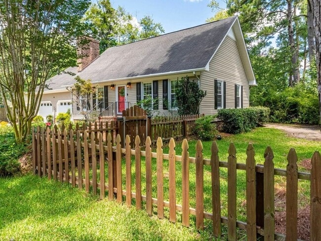 Photo - 379 Red Fox Rd