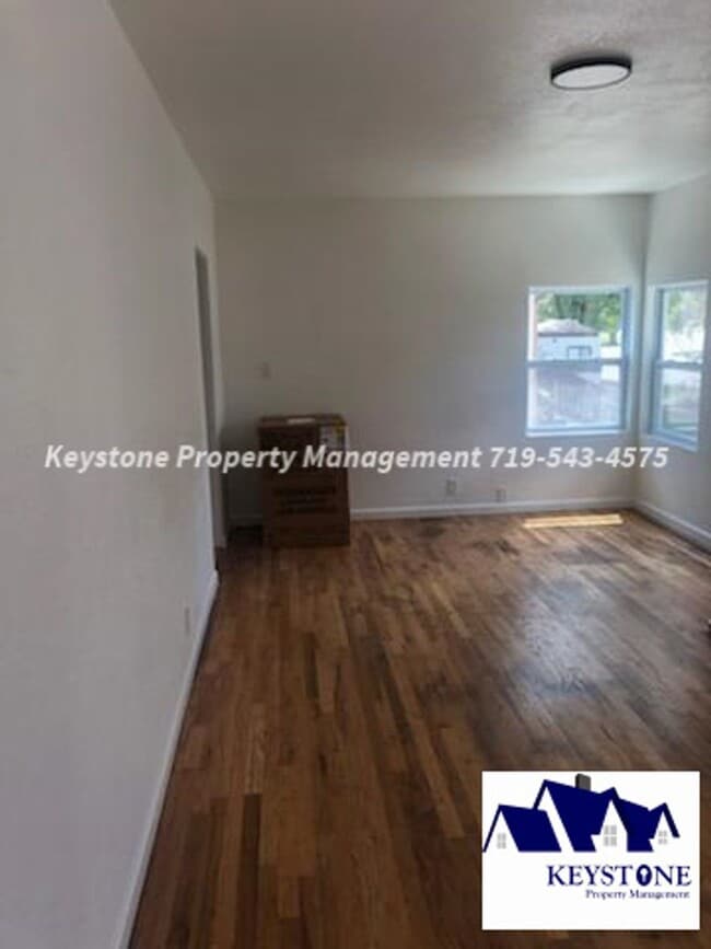 Photo - Pet Friendly North Side Home 2 Bedroom/1 Bathroom/1 Car Garage $1350/$1350