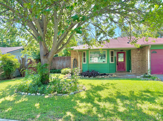 Building Photo - 2809 Transit Dr Rental
