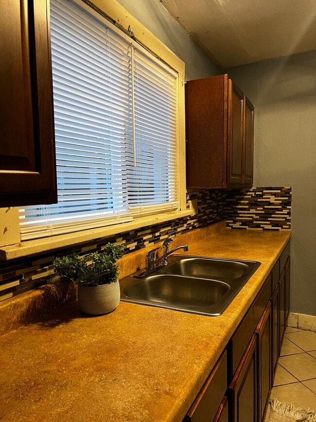 Photo - 3 Bed | 1.5 Bath Home - Fresh Paint, Updated Lighting, New Windows & Blinds + Refrigerator!