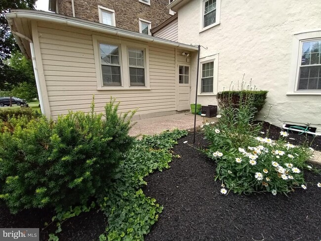 Photo - 1926 Hilltown Pike