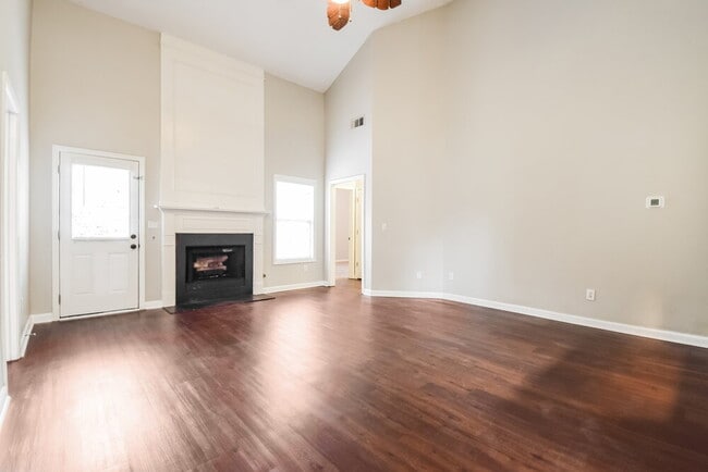 Photo - 1820 Towne Park Dr