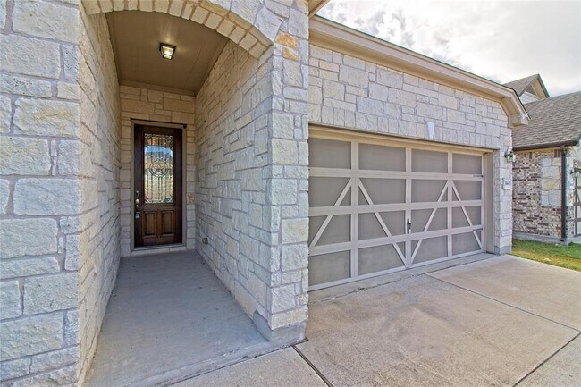 Photo - 31443 Kingsway Rd