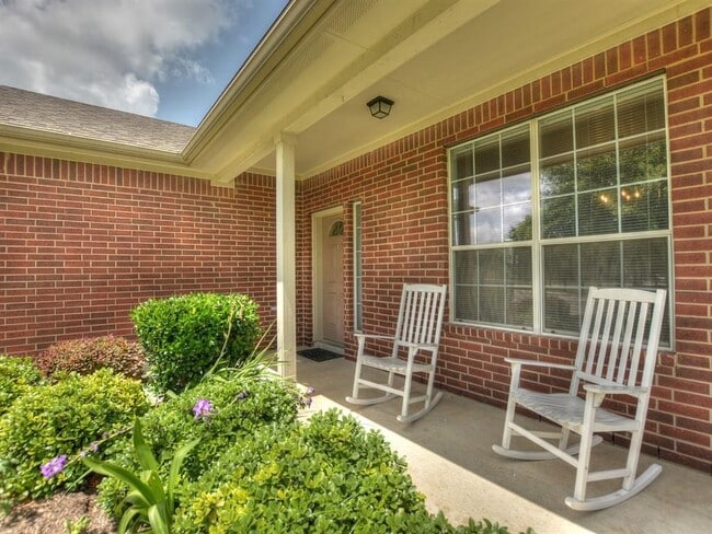 314 Hidden Brook Ln