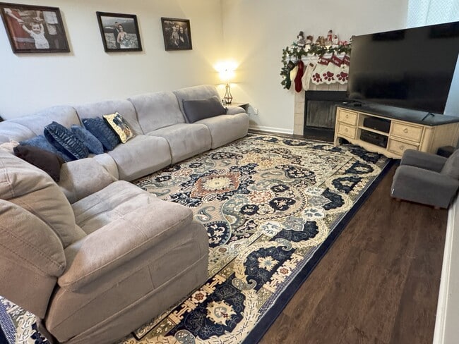 Photo - 920 Colonial Dr