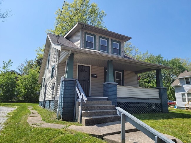 Building Photo - 570 Talbot Ave