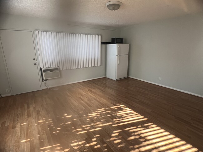 Photo - 509 N Curson Ave