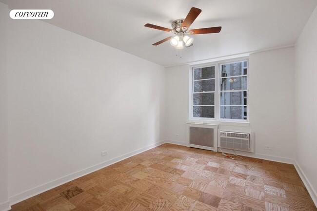 Photo - 30 Horatio St