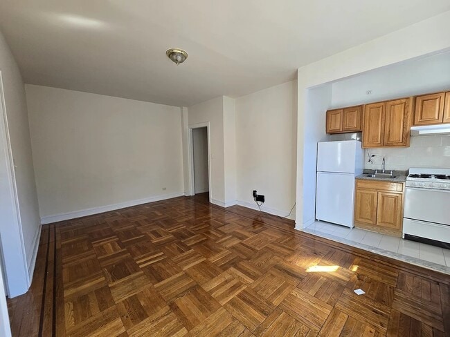 Photo - 23-84-84 26th St