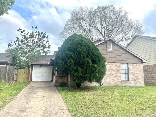 Building Photo - 8223 Woodland Willows Dr Rental