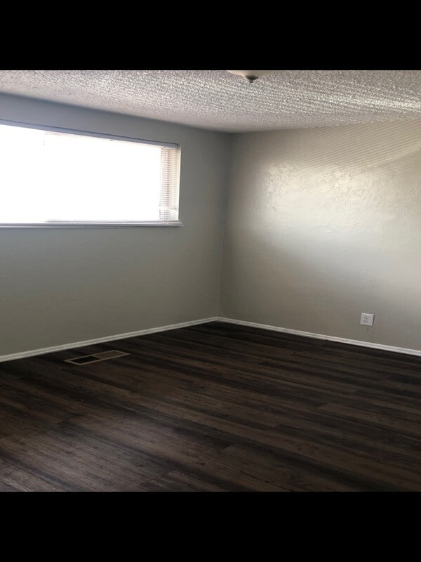 Photo - 793 Lennox St Unit 2