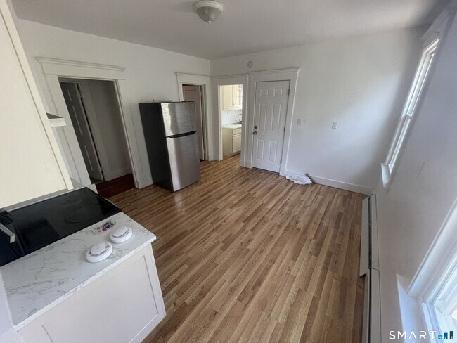 Photo - 89 Beacon St Unidad 2nd Floor