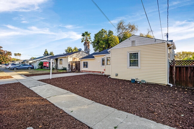 Photo - 2438 Upland Dr