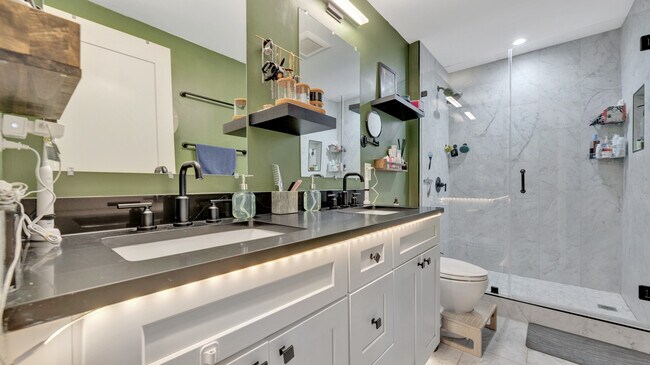 Photo - 1658 K St NE Unidad 2