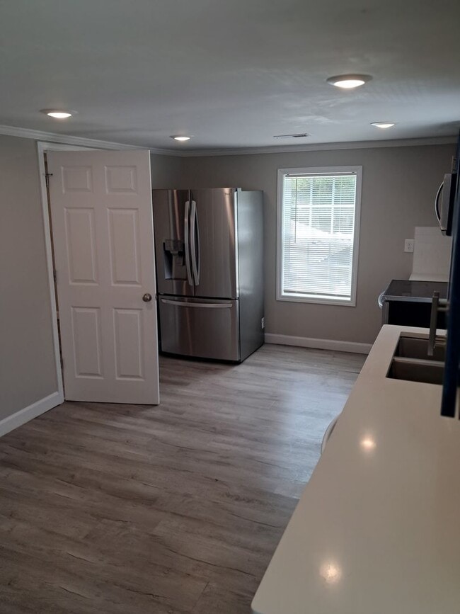 Photo - 909 Washington St Unit 909-B Washington - Wool and Ray