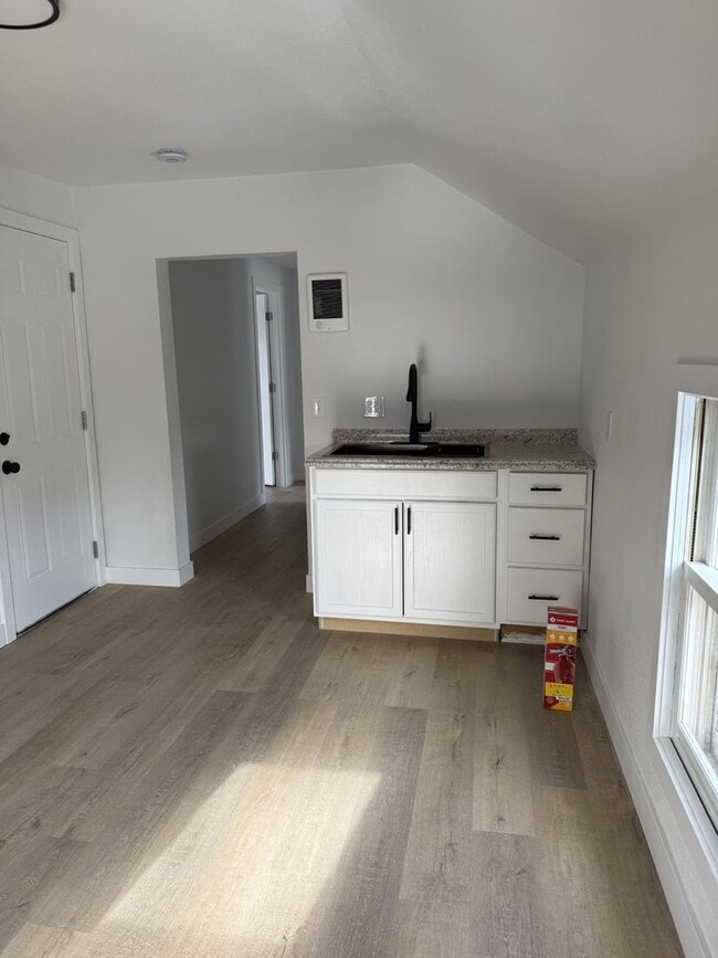 Building Photo - 507 Washington Ave Unit 507A