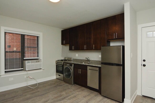 Photo - 533 W Belden Ave Unidad 301B