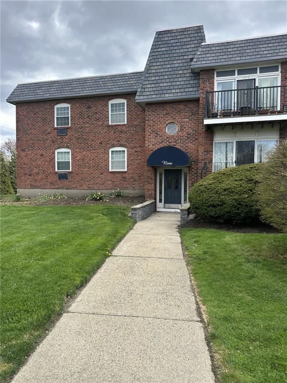Photo - 3 Admiralty Dr Unit 8-6