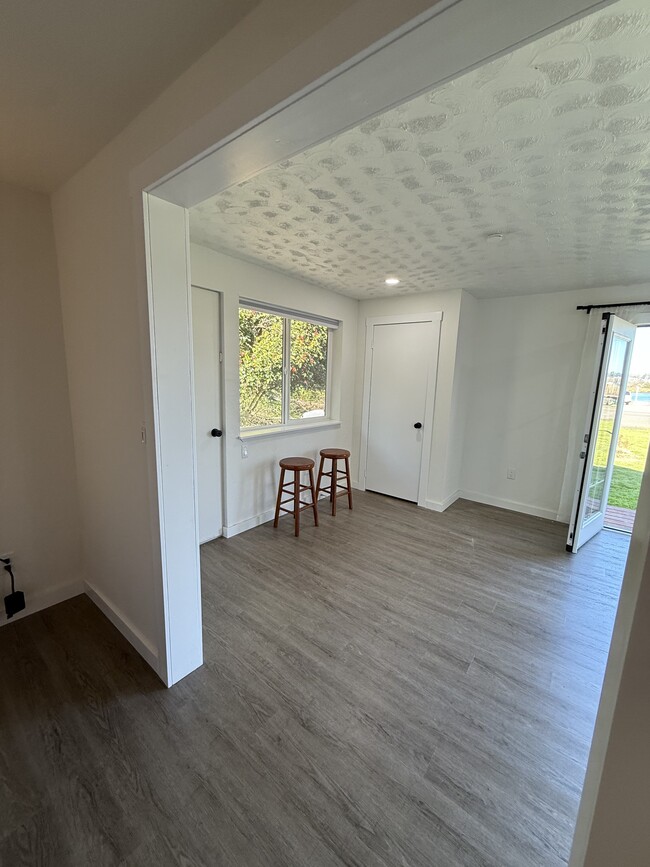 Photo - 103 A St Unit B