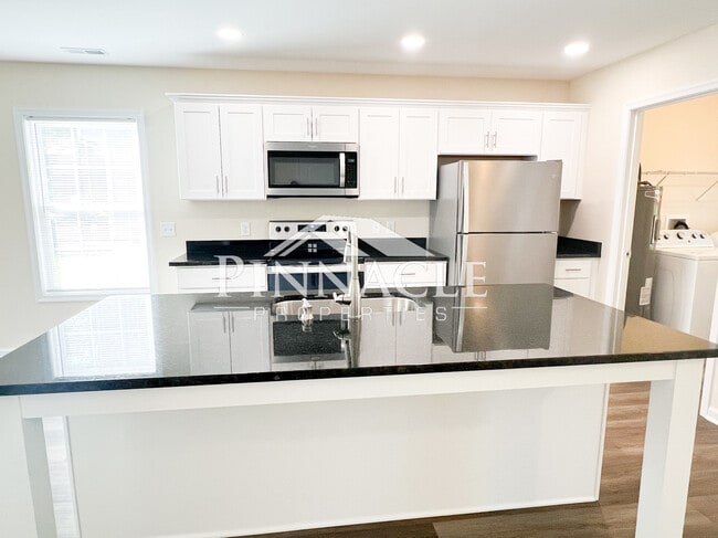 Photo - 2325 Tazewell Ave