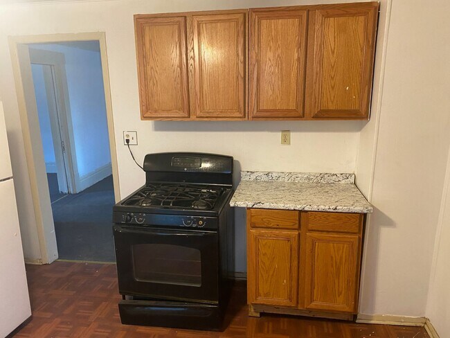 Photo - Spacious 3-Bedroom Home for Lease in Akron