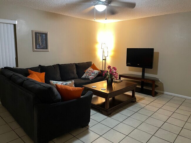 Photo - 2312 Palisades Dr Unidad 1