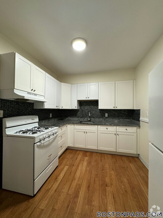 Building Photo - 885 Massachusetts Ave Unit 3 Rental