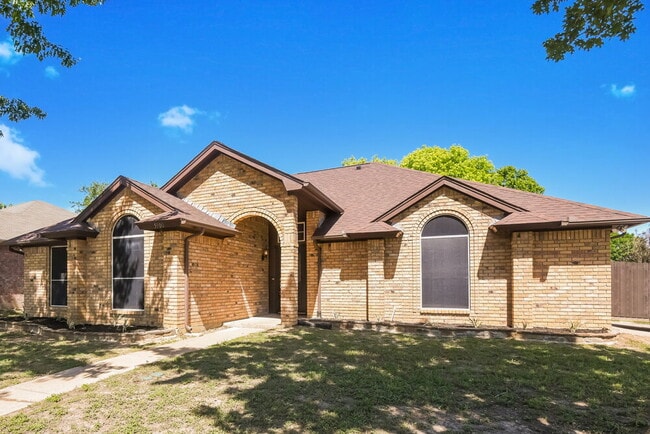 Building Photo - 5900 Ravenya St