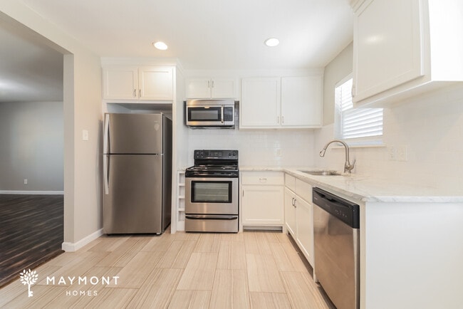 Photo - 8520 Graywood Dr