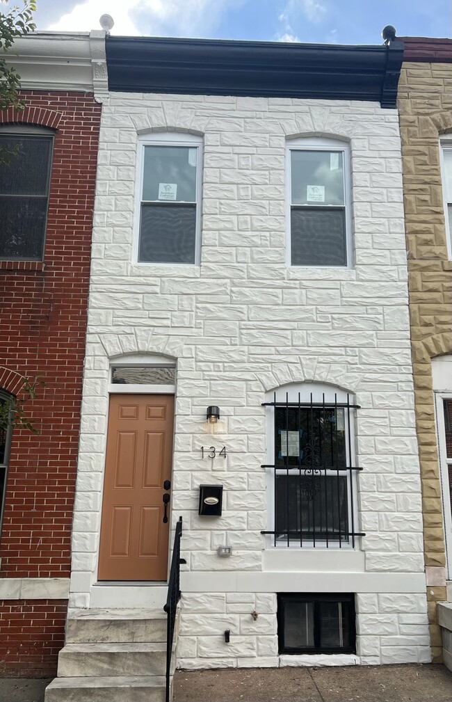 Photo - 134 N Decker Ave Townhome