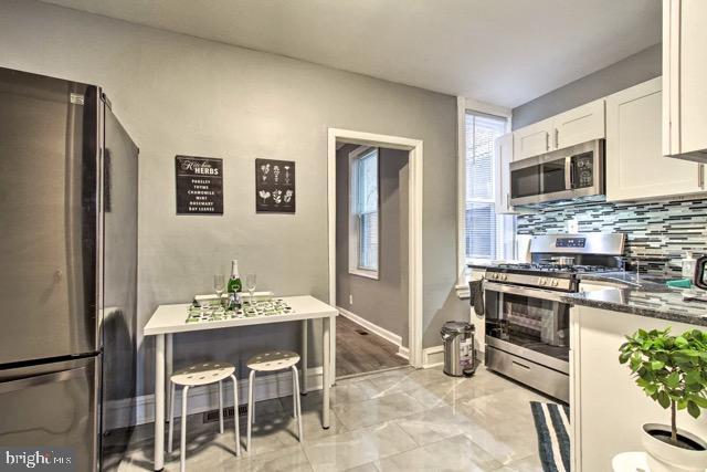 Photo - 4812 Oxford Ave