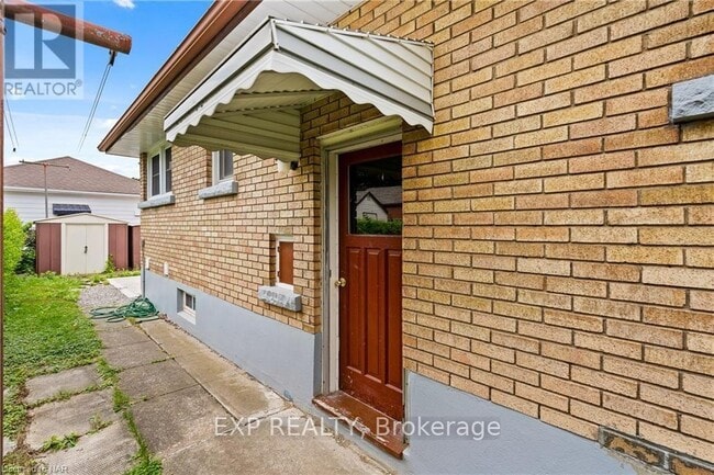 Photo - 92 Margery Ave