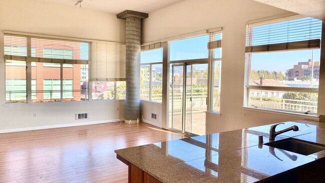 Photo - Fantastic 2-Bedroom with Huge Deck Unit 412