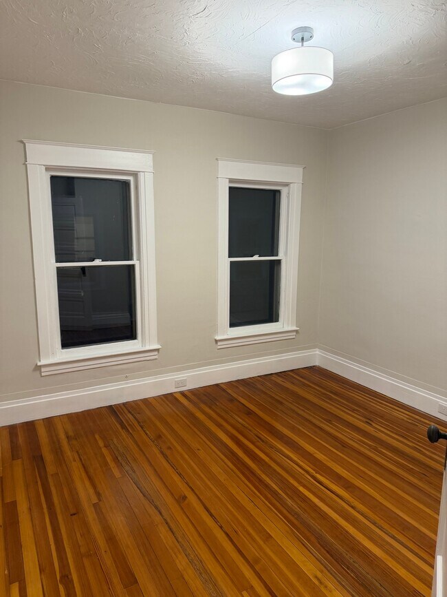 Photo - 68 W Notre Dame St Unit #B