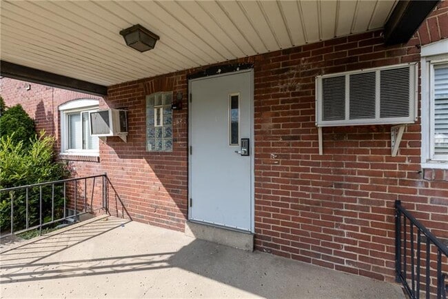 Photo - 6812 Grand Ave