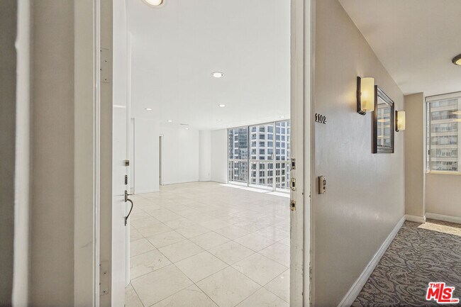 Photo - 10747 Wilshire Blvd Unidad 1102