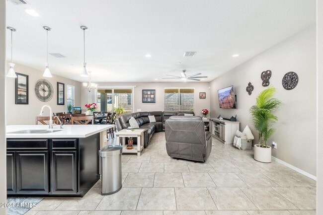 Photo - 10648 W Eucalyptus Rd