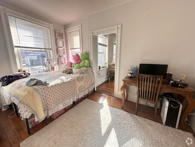 Building Photo - 28 Hull St Unit 8 Rental
