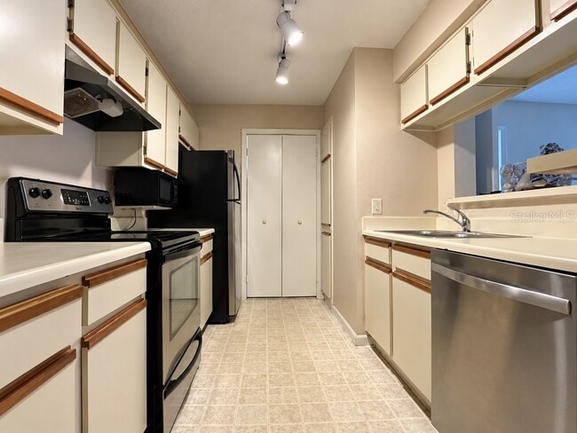5500 Devonbriar Way