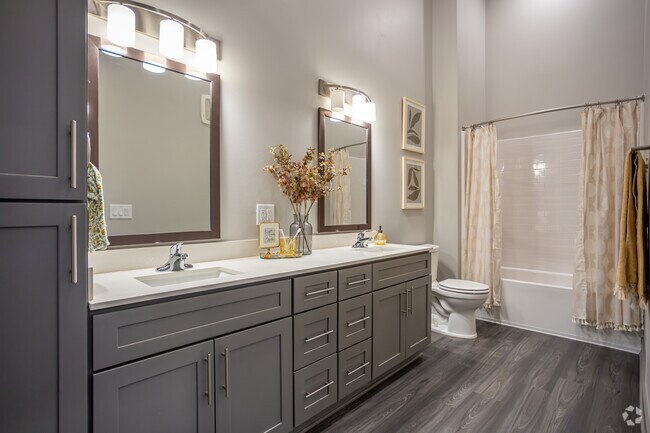 1BR, 1BA - 687SF - Bathroom