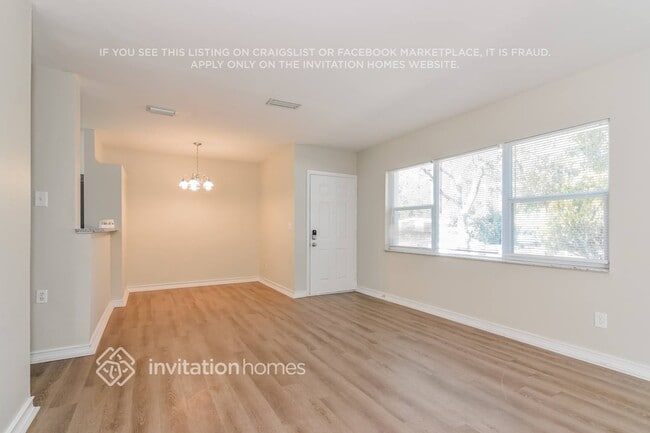 Photo - 511 Sutton Pl