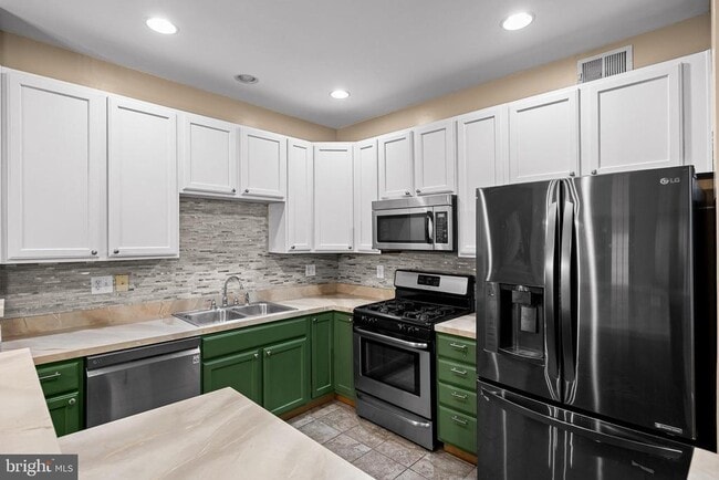 Photo - 81 Sassafras Dr