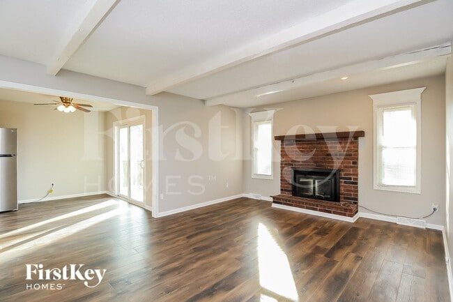 Photo - 707 NE 113 St
