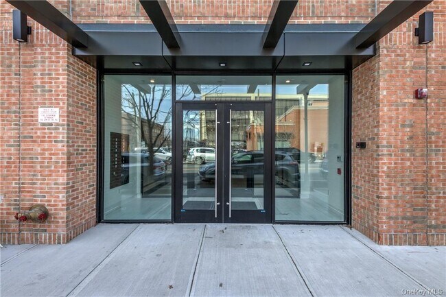 Photo - 110 Chatsworth Ave Unit 201